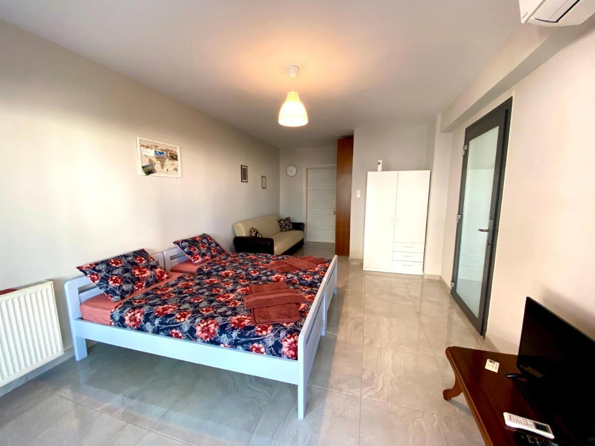 And Tranquil Apartment Kavala